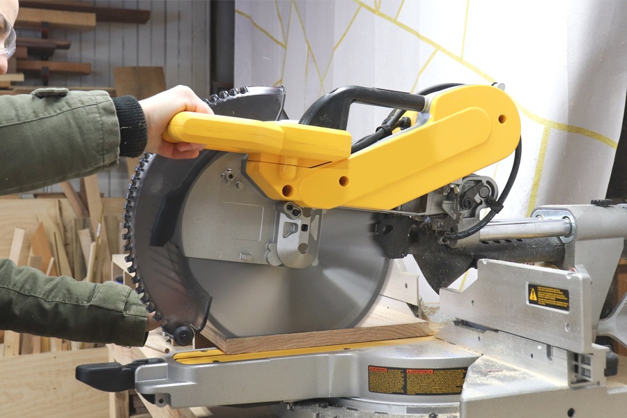 How to Use Miter Saw for Miter Cuts